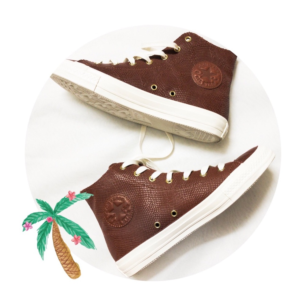 💠NEW💠 Converse High Top Women Textured Leather